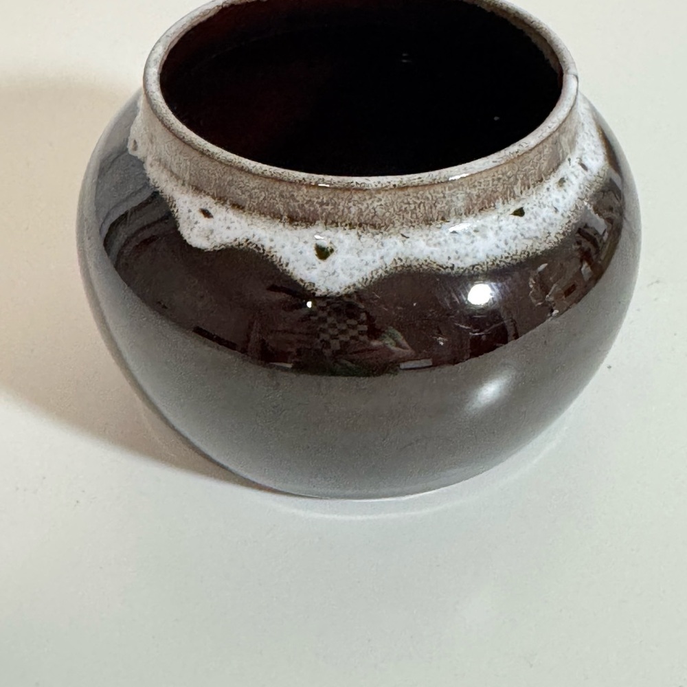 Vintage 1950’s Brown‎ Drip Bowl